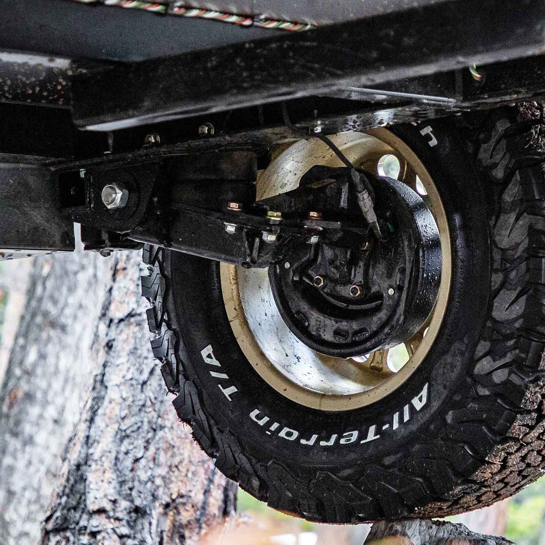 2000 lb HD Axle-Less Trailer Suspension w/ 4” Lift